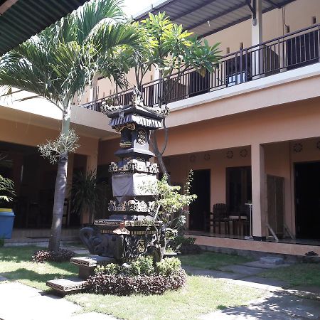 Puji Homestay Mataram Esterno foto