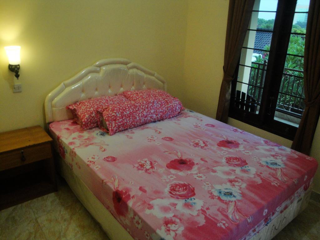 Puji Homestay Mataram Esterno foto