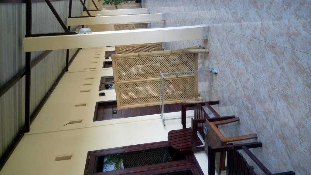 Puji Homestay Mataram Esterno foto