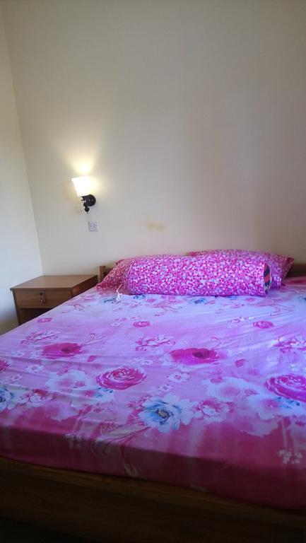 Puji Homestay Mataram Esterno foto